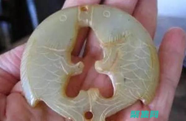 雙魚玉佩的恐怖陰影：真實照片揭示其超自然本質 (雙魚玉佩的恐怖圖片)