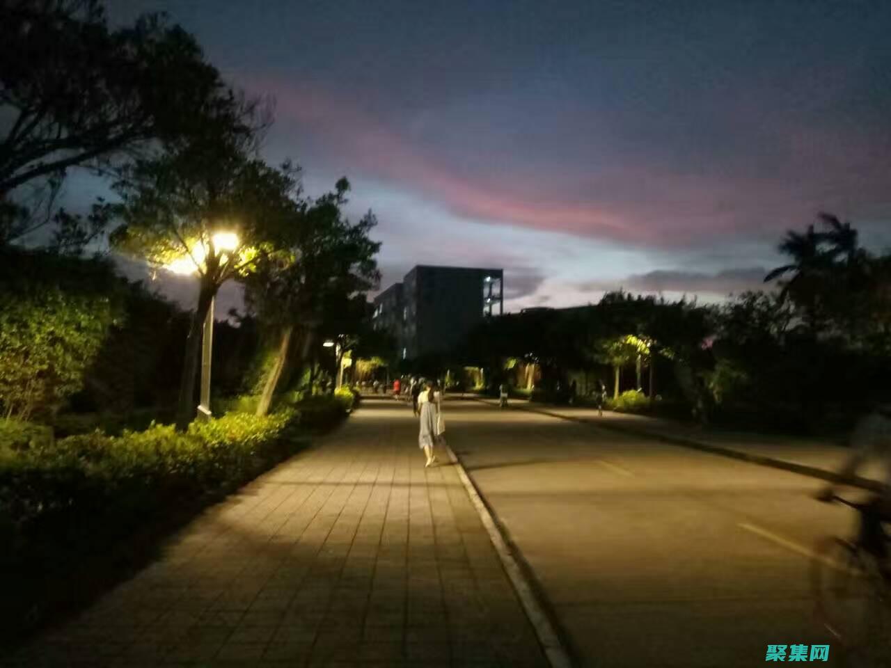 校園驚魂夜：恐怖靈異事件大揭秘，膽小者勿入 (櫻花校園驚魂夜)